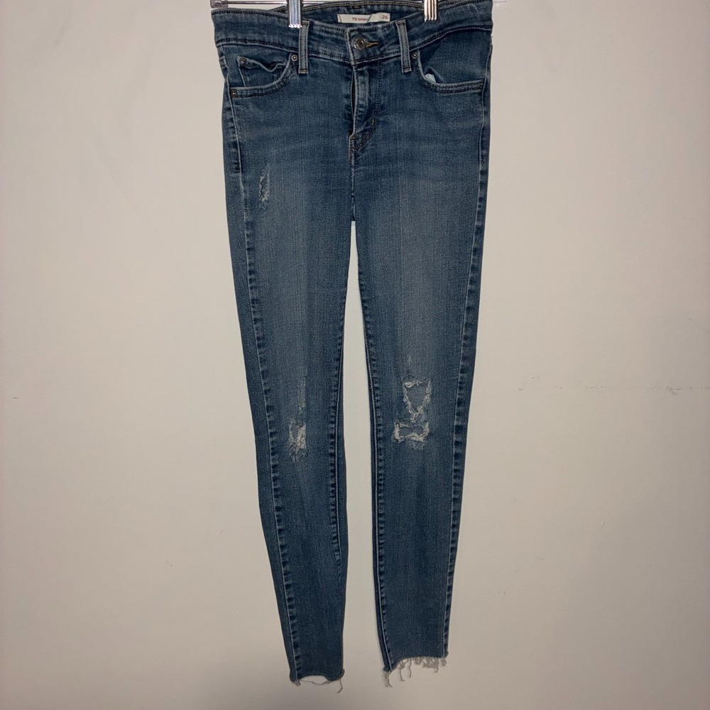 Levi's 711 Skinny Jeans Women's Size 26 W26 L30 Medium Wash Distressed